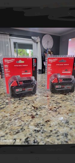 BRAND NEW MILWAUKEE 5AH BATERYS