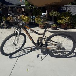 Mongoose Ledge 2.1 Mountain bike