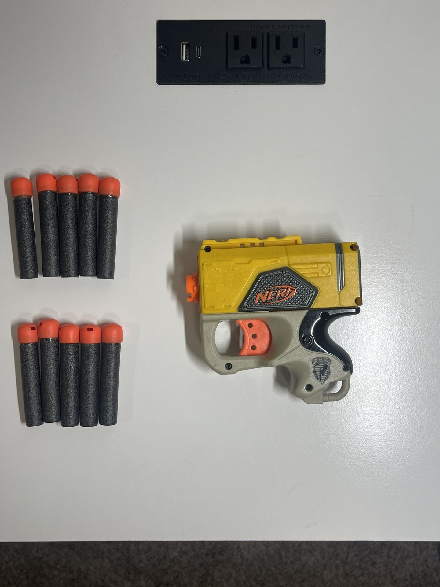 Nerf N-Strike Elite Mini Blaster + 10 Darts