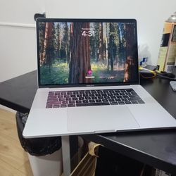 2018 MacBook Pro  ,Intel Core I7 , 16gb