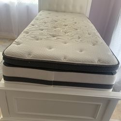Girl twin Size Bed 