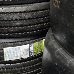 SIZE ST225/90/16 IN GREAT CONDITION 