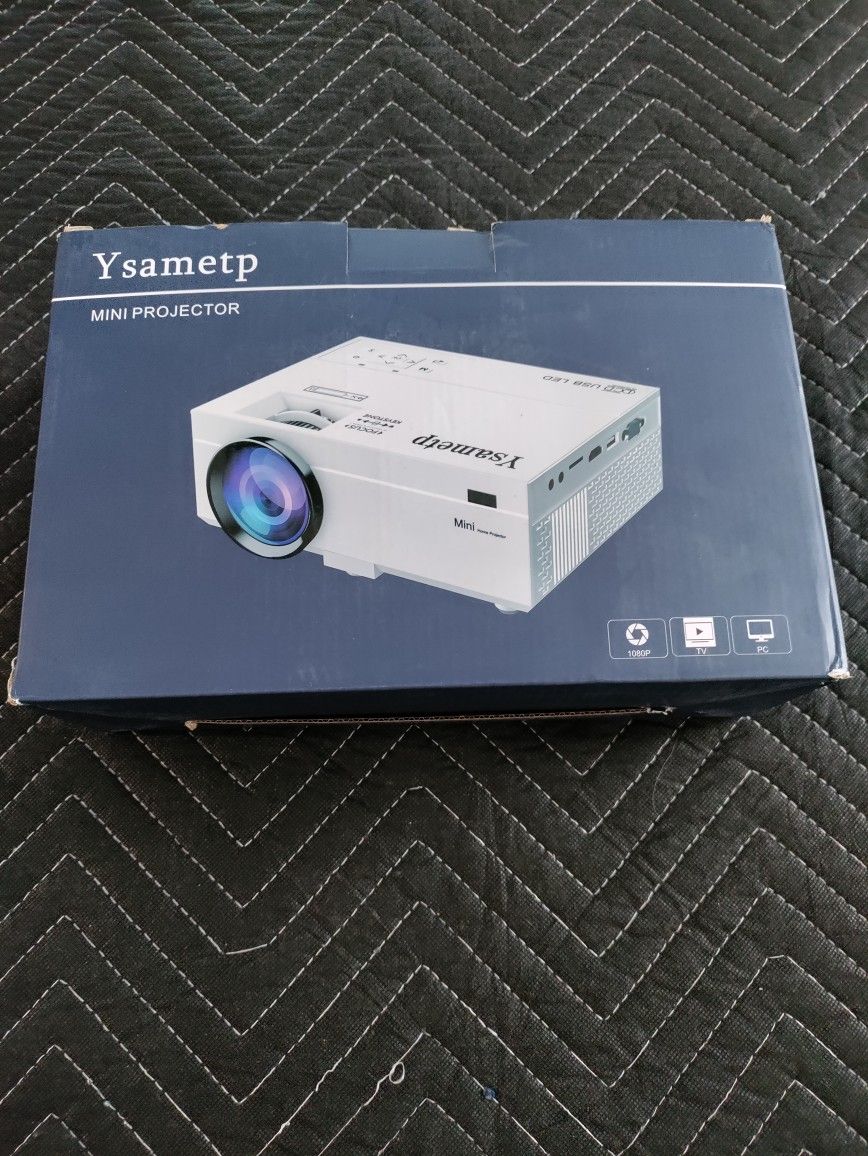 1080p Mini projector New in Box