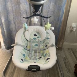 Graco Swing and Sway baby swing