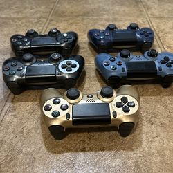 PS4 controllers