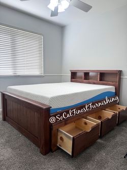 Full bed and mattress with drawers