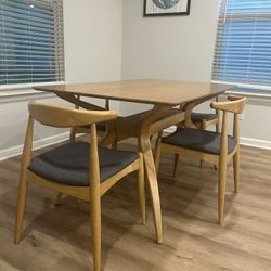 Dining Room Table And Chairs 