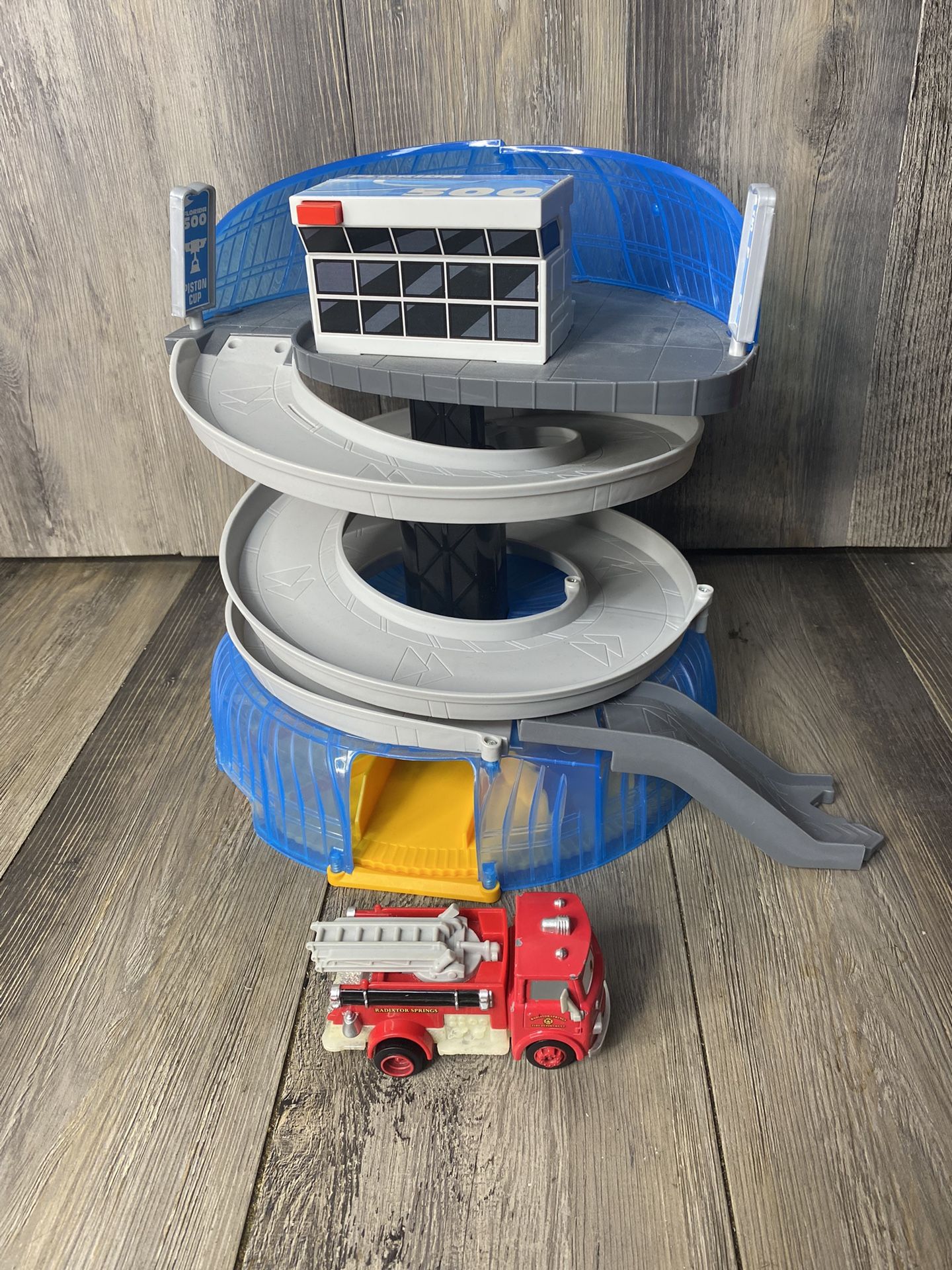 Cars 3 florida speedway spiral playset deals