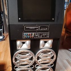 Very  Nice KAROAKE MACHINE WORKS GREAT 