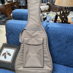 Taylor Grand Auditorium Padded Guitar Case Like New