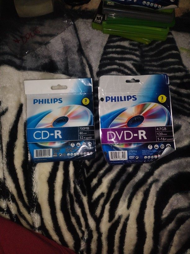 3 Blank CDs, 2 Blank DVDs 