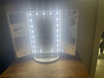Trifold Maje Up Mirror with Light 2X, 3X LedTouch Dual Power Vanity Mirror