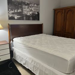 Queen Size Bed With Frame 