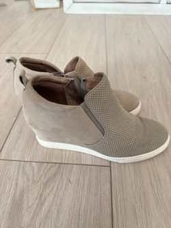 Caslon Aiden Women's Wedge Sneaker Bootie in Taupe, Size 7