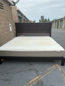 King Platform Bed Frame with Headboard and Mattress
