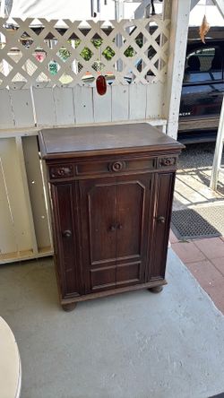 1(contact info removed) victrola record player vintage