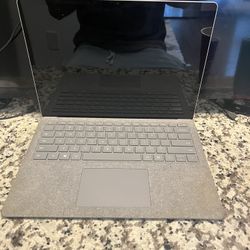Microsoft Surface 1769 i7-7660U 16GB 512GB Laptop 2017 
