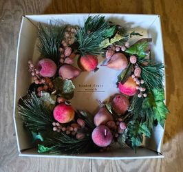 Holiday wreath