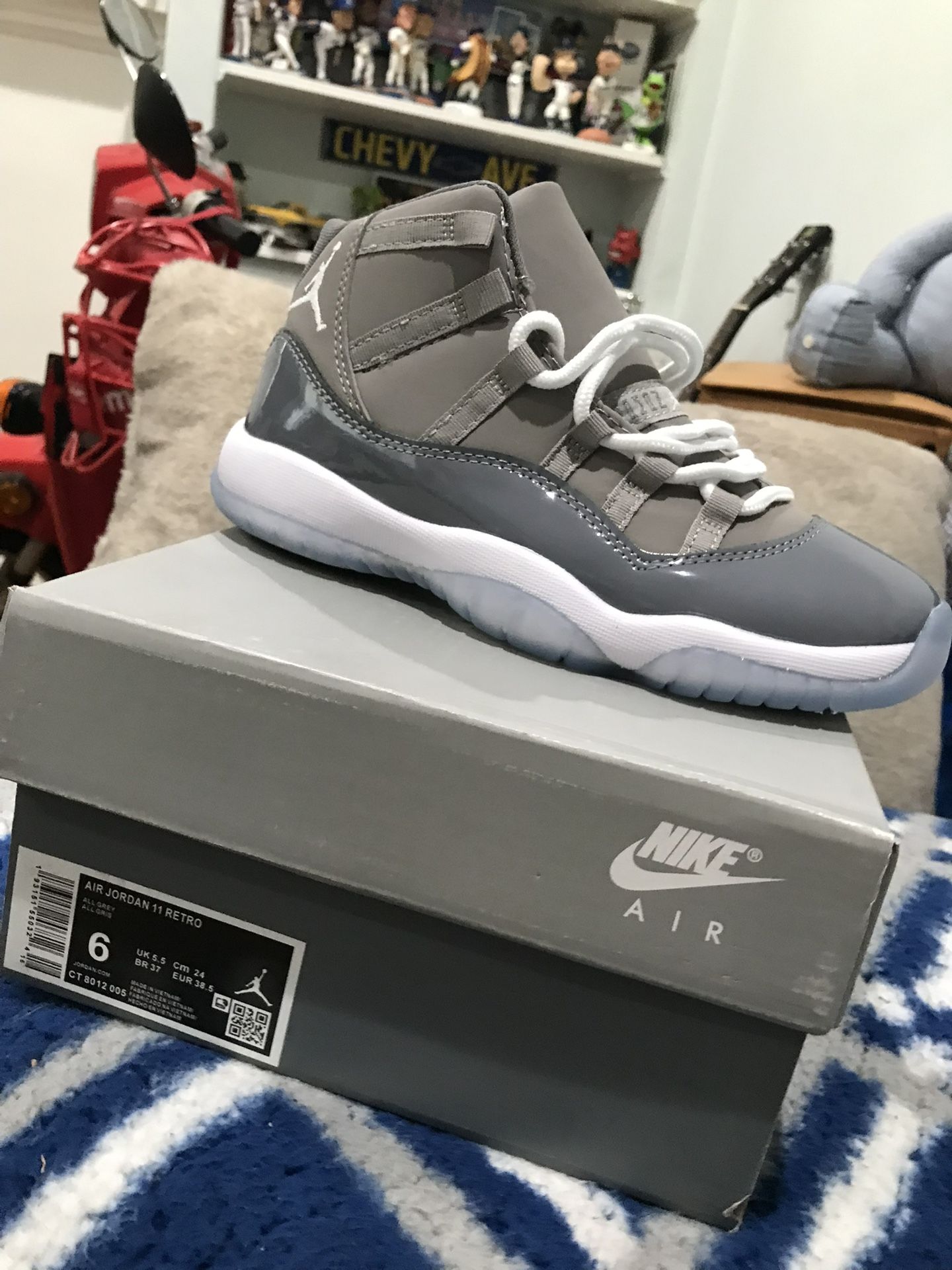 Jordan Retro “ Cool 🆒 Grey 11s” Men’s Size 6,9 Only !!