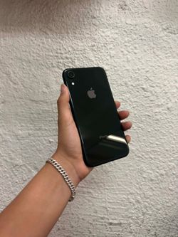IPHONE XR 64GB UNLOCKED
