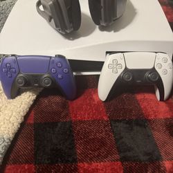 PS5, 2 Controllers, Headset 