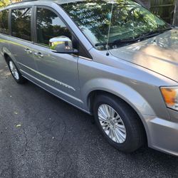 2013 Chrysler Town & Country