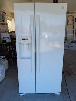 Kenmore Side-by-Side Refrigerator with Ice and Water Dispenser