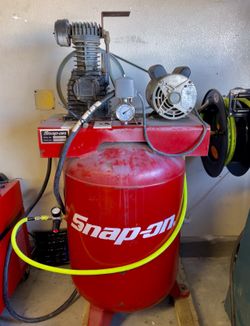 Snap On 36 Gallon Air Compresor 5hp 220v