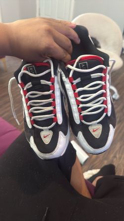 Nike Air Max Sneakers Black White Red