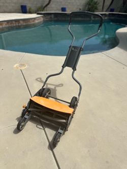 Fiskars StaySharp Max Reel Mower