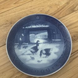1969 Royal Copenhagen Christmas plate Mint Cond Orig Owner In The Old Farmyard