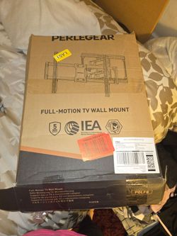 Perlegear Full-Motion TV Wall Mount PGLF8