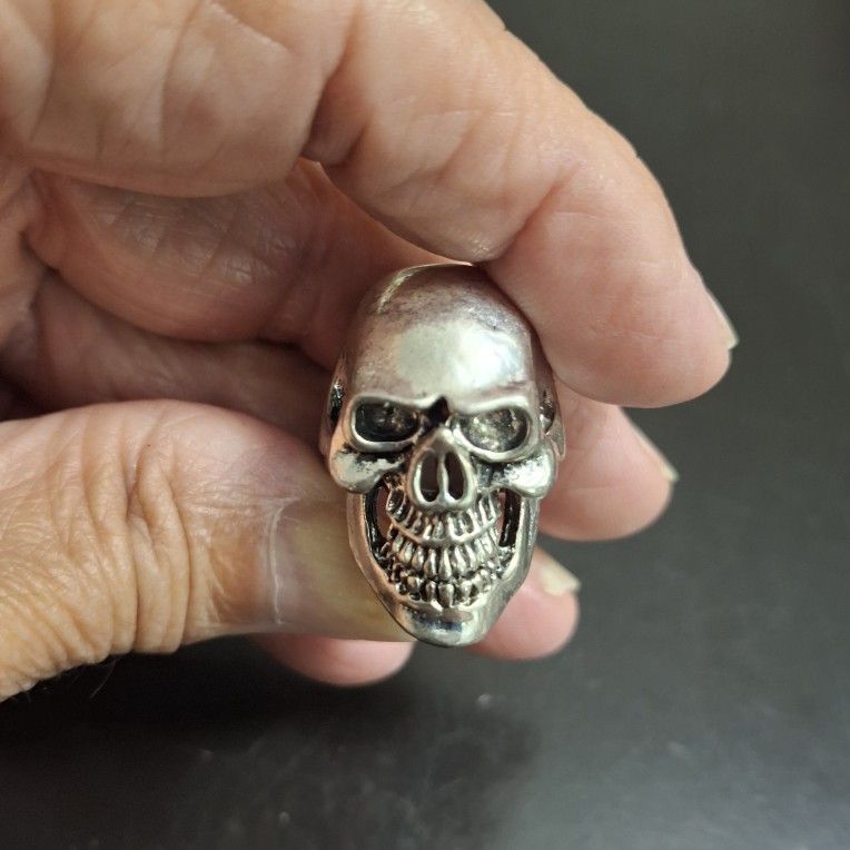 Large Stainless Steel Skull Biker Ring Brushed Size 8.5-8.75