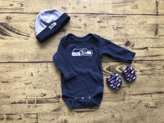 0-3months Seahawks boutique onesie and hat. PLUS mittens/hand-covers!!