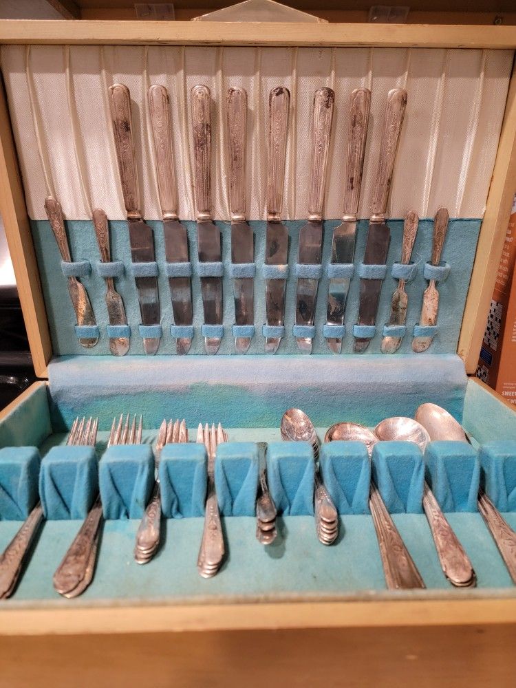 Vintage 1935 Crosby Silverware Set Depression Era Bakelite Case