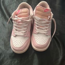 Pink Nike Dunks 