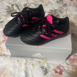 Adidas girls soccer shoes size 10
