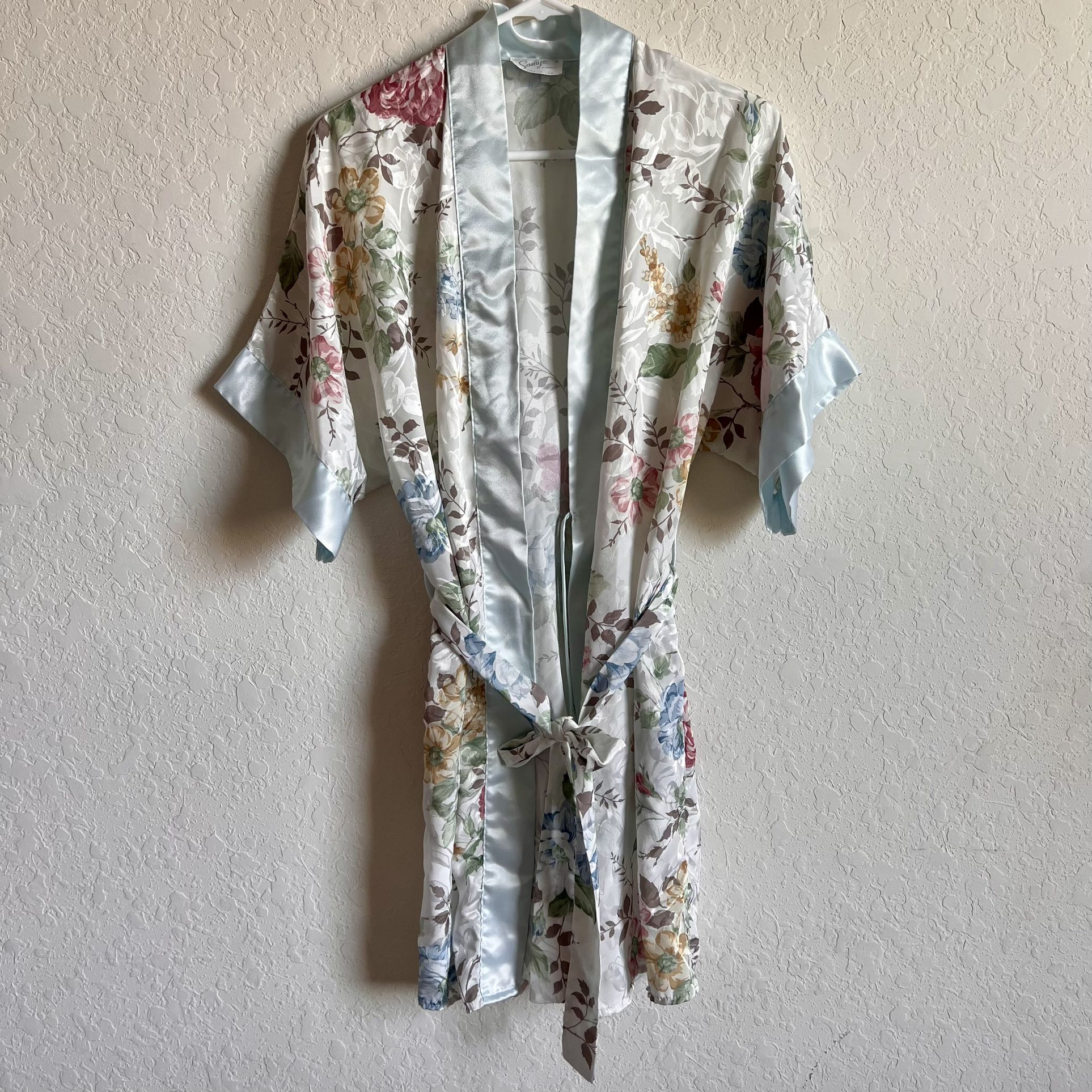Vintage Floral w/ Pockets Robe Small Made in USA
