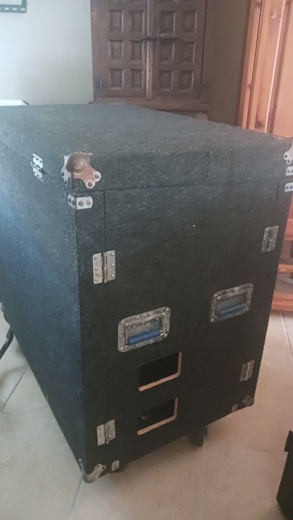 Musician Mixer Crate