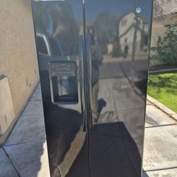 GE Refrigerator 