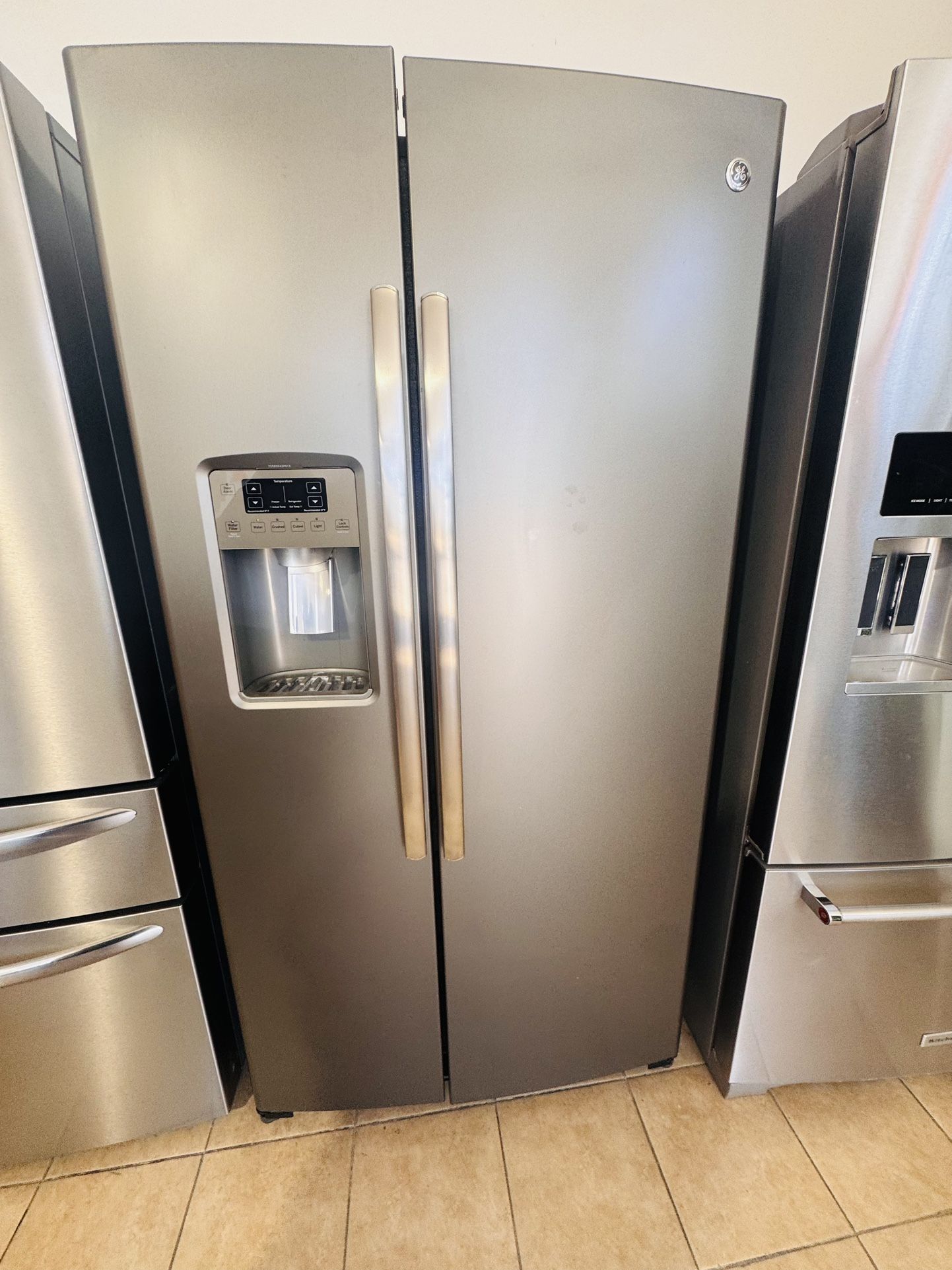 GE REFRIGERATOR
