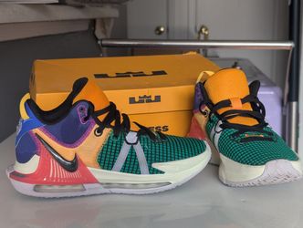 LeBron Witness VII Size 8.5