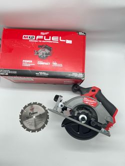 Milwaukee M12 FUEL 12V Lithium-Ion Brushless 5-3/8 in. Cordless Circular Saw (Tool-Only)
