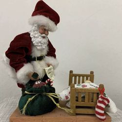 Santa Claus Christmas Statue figurine