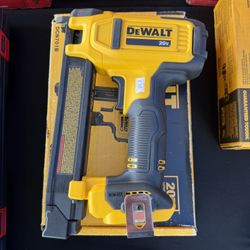 Engrapadora Dewalt 
