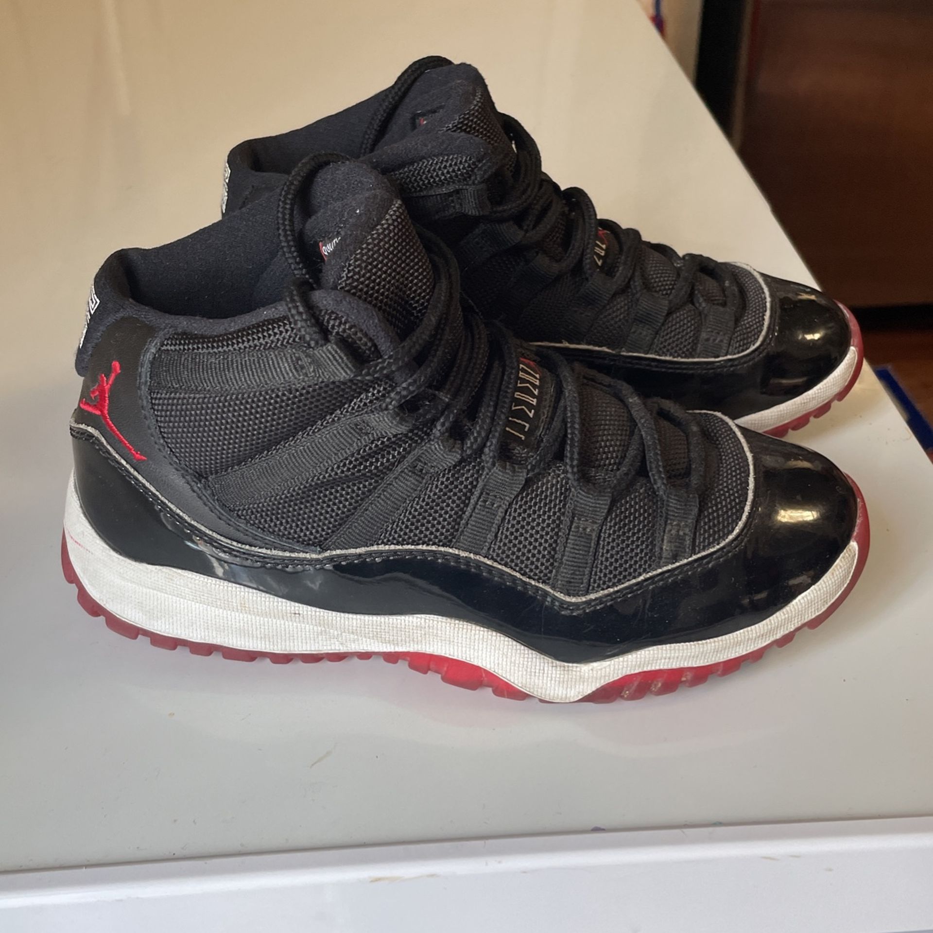 Jordan Retro 11 Size 1.5Youth