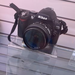 Nikon D60 10.2MP DSLR Camera