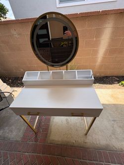 Make up table