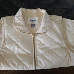 Puffer Vest.  Old Navy.   Size Small. Off White.   Brand New Never Worn