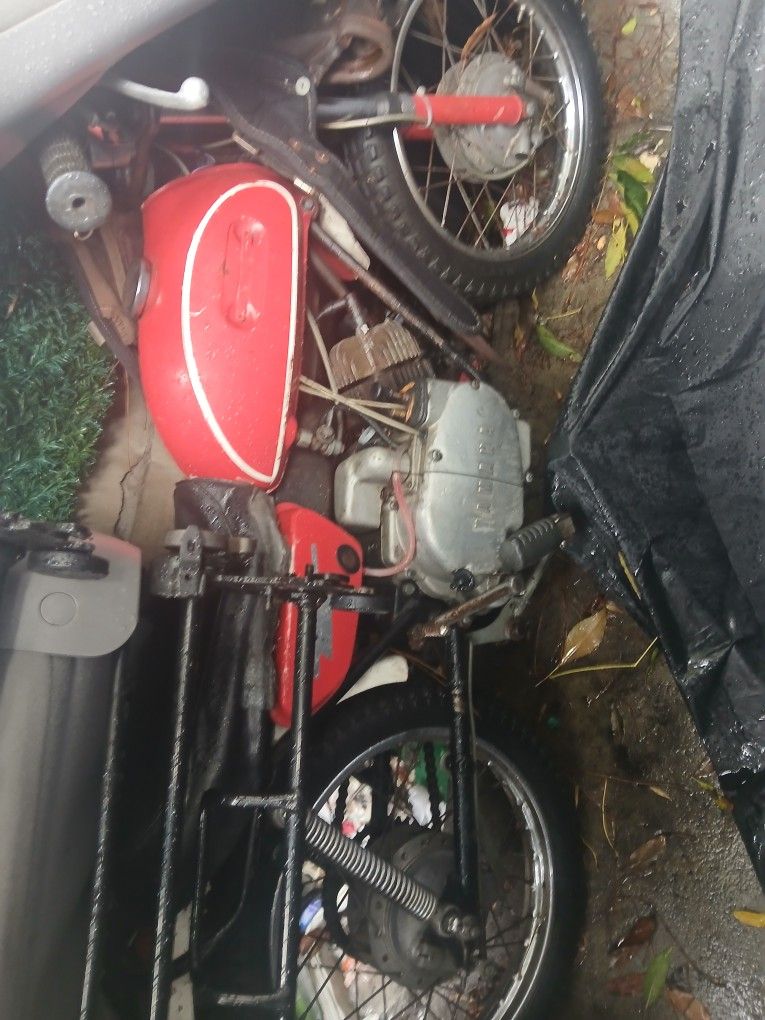 1970 Yamaha Vintage Enduro Bike